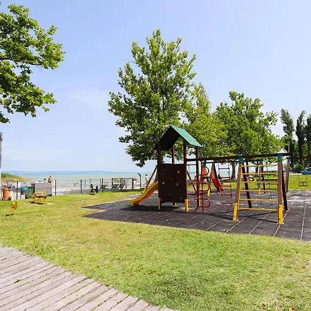 Apartament Bl Lakeside With Pool, Medences Apartman, Privat Partszakasszal