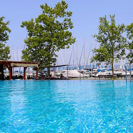 Bl Lakeview