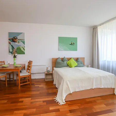 Bl Lakeside With Pool, Medences Apartman, Privat Partszakasszal Balatonlelle