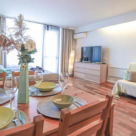 Bl Lakeside With Pool, Medences Apartman, Privat Partszakasszal Apartament
