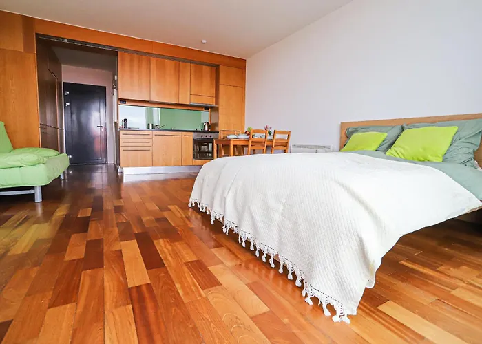 Bl Lakeview Apartament *