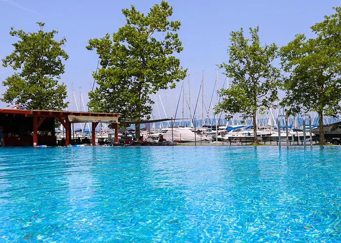 Bl Lakeview